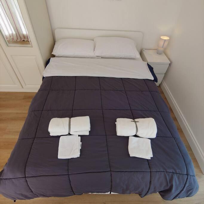 Self Contained, Double Bed Studio, Private Kitchen, Private Bath, Walking Distance To Harry Potter Watford  Kültér fotó